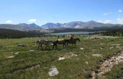 beautiful-views-mountian-vacation-wyoming